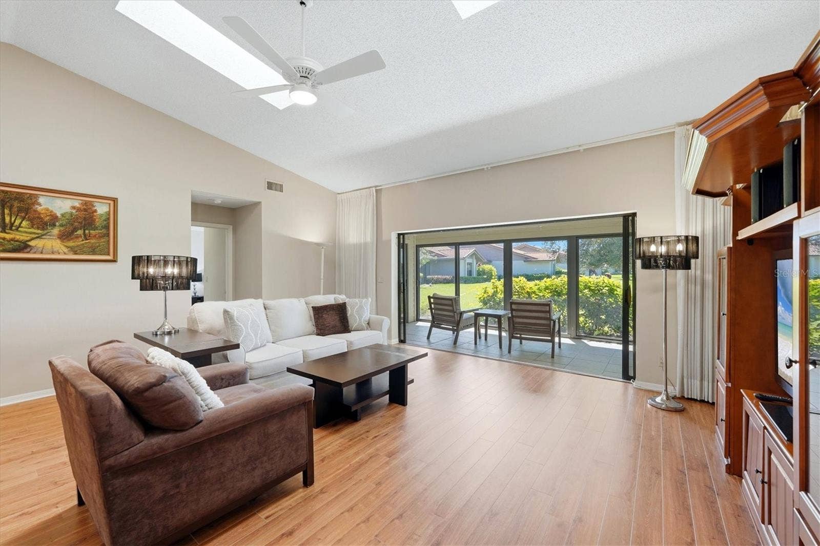 3981 WILSHIRE CIRCLE E, #195, Sarasota, FL 34238 3981 WILSHIRE CIRCLE E, #195, Sarasota, FL 34238