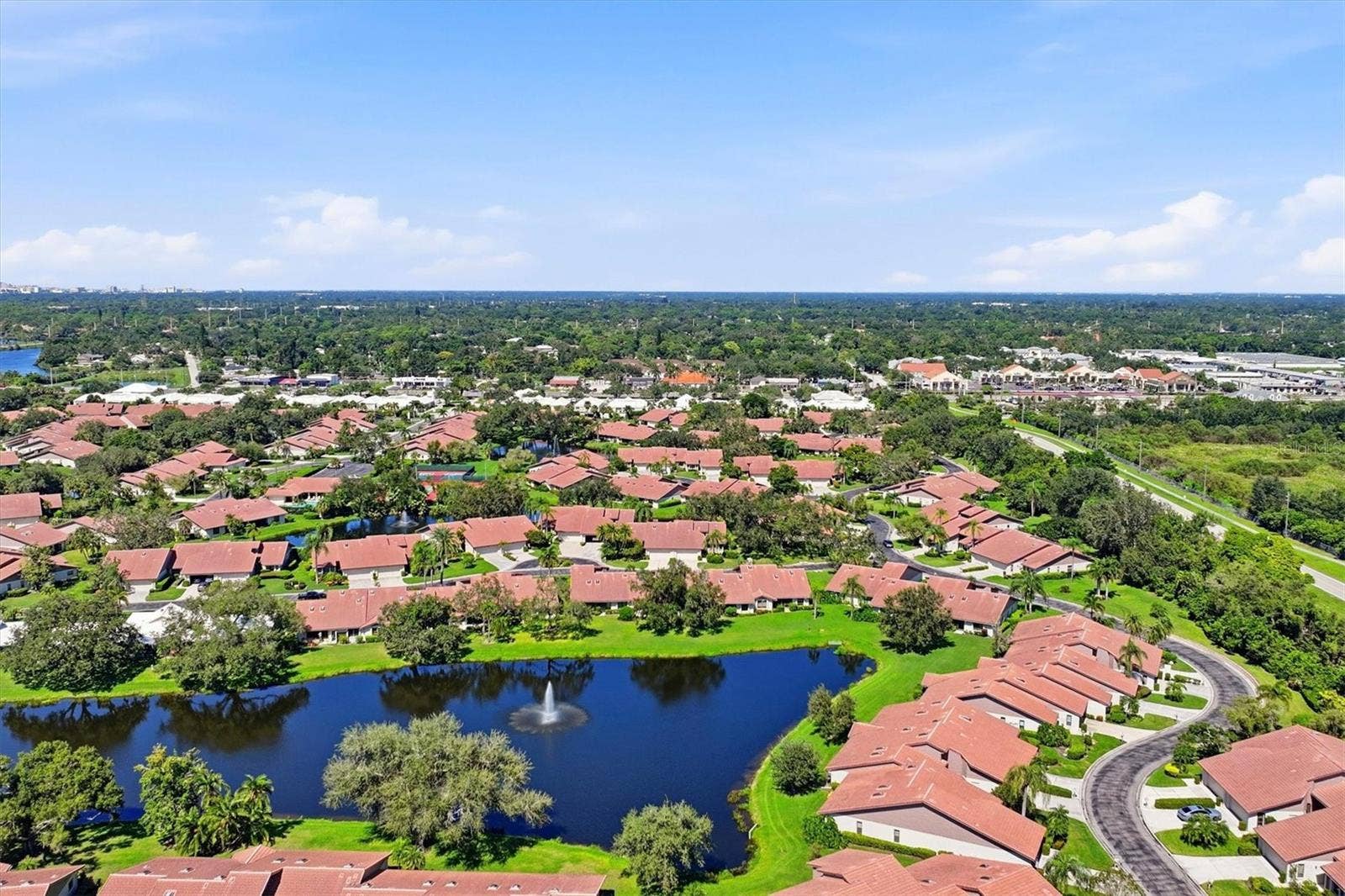 3981 WILSHIRE CIRCLE E, #195, Sarasota, FL 34238 3981 WILSHIRE CIRCLE E, #195, Sarasota, FL 34238