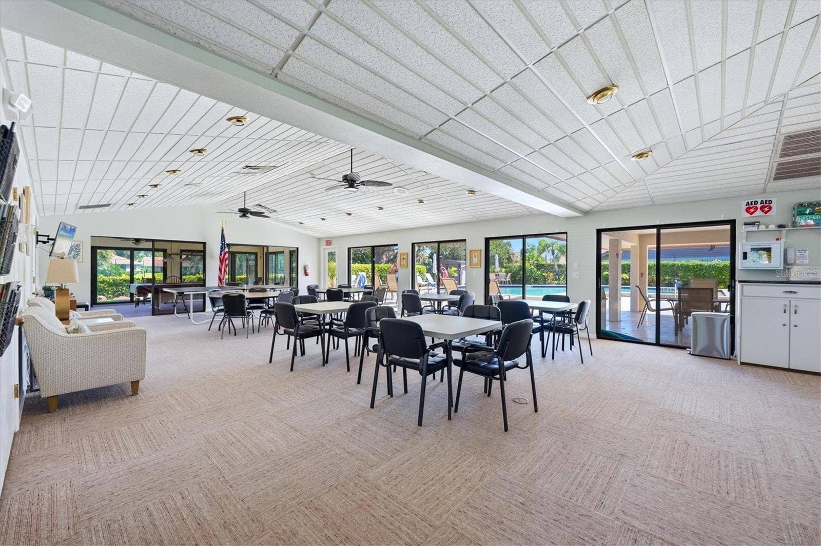 3981 WILSHIRE CIRCLE E, #195, Sarasota, FL 34238 3981 WILSHIRE CIRCLE E, #195, Sarasota, FL 34238