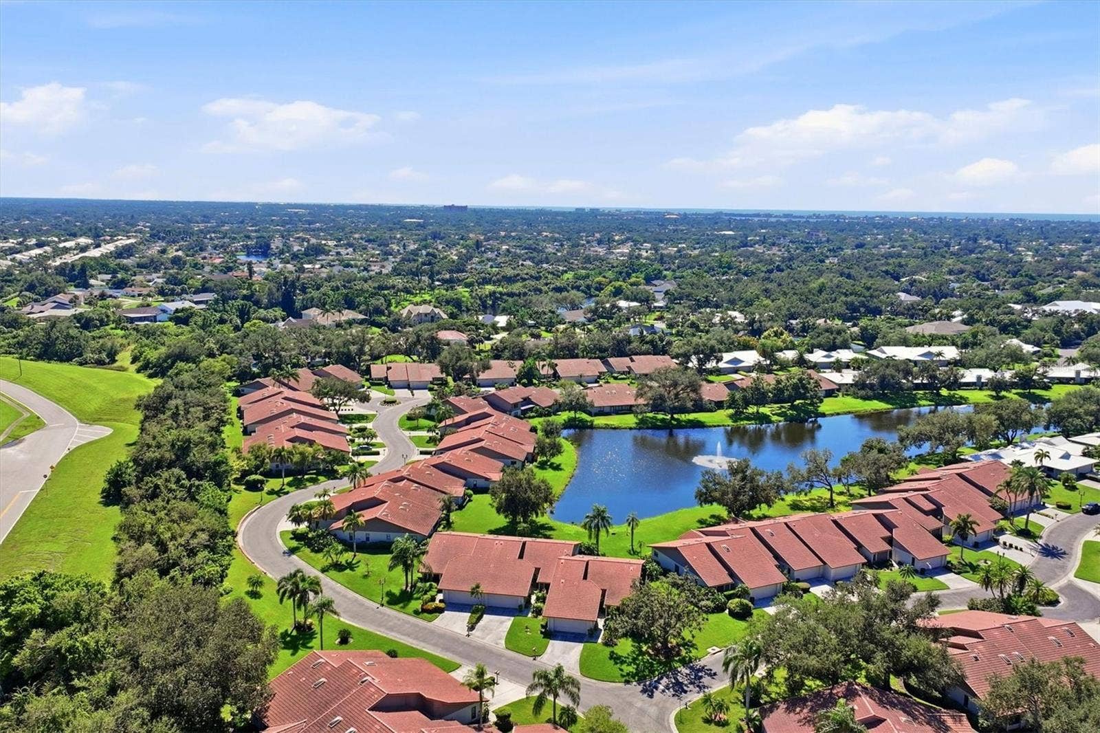 3981 WILSHIRE CIRCLE E, #195, Sarasota, FL 34238 3981 WILSHIRE CIRCLE E, #195, Sarasota, FL 34238