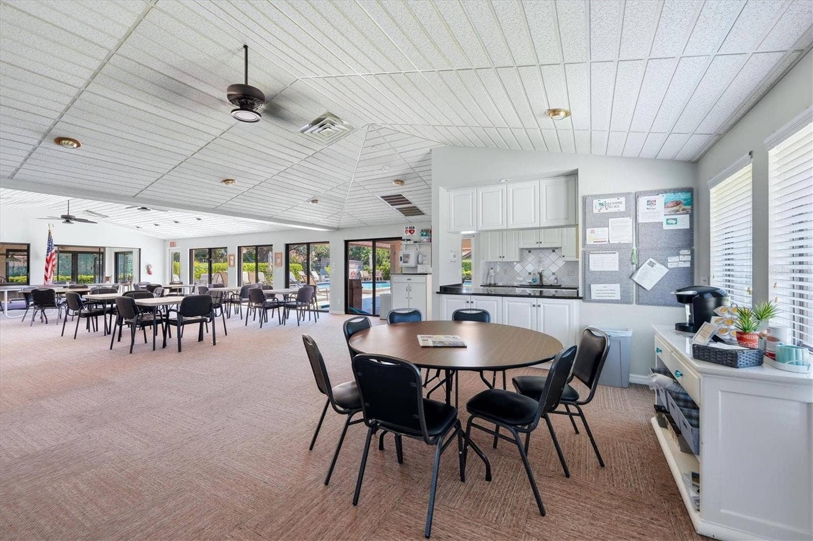 3981 WILSHIRE CIRCLE E, #195, Sarasota, FL 34238 3981 WILSHIRE CIRCLE E, #195, Sarasota, FL 34238