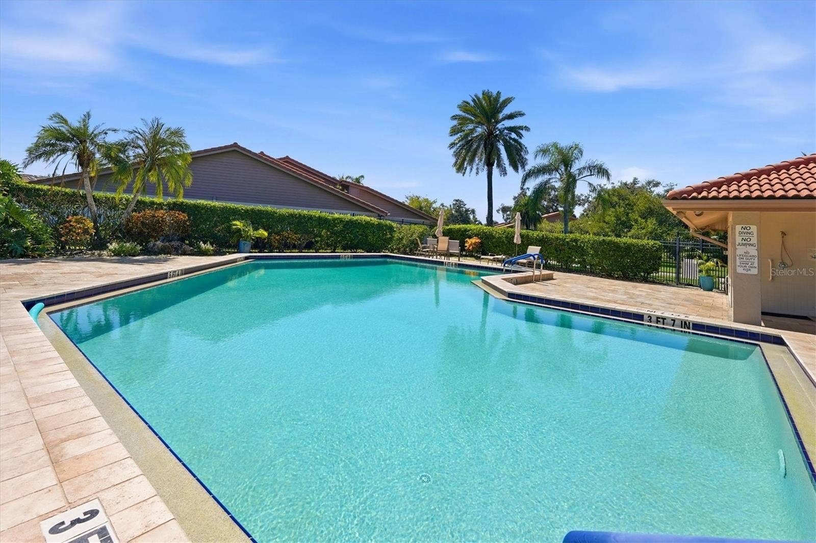 3981 WILSHIRE CIRCLE E, #195, Sarasota, FL 34238 3981 WILSHIRE CIRCLE E, #195, Sarasota, FL 34238