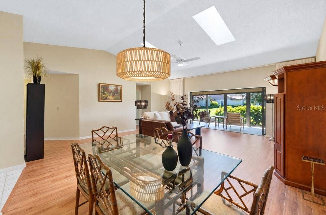 3981 WILSHIRE CIRCLE E, #195, Sarasota, FL 34238 3981 WILSHIRE CIRCLE E, #195, Sarasota, FL 34238
