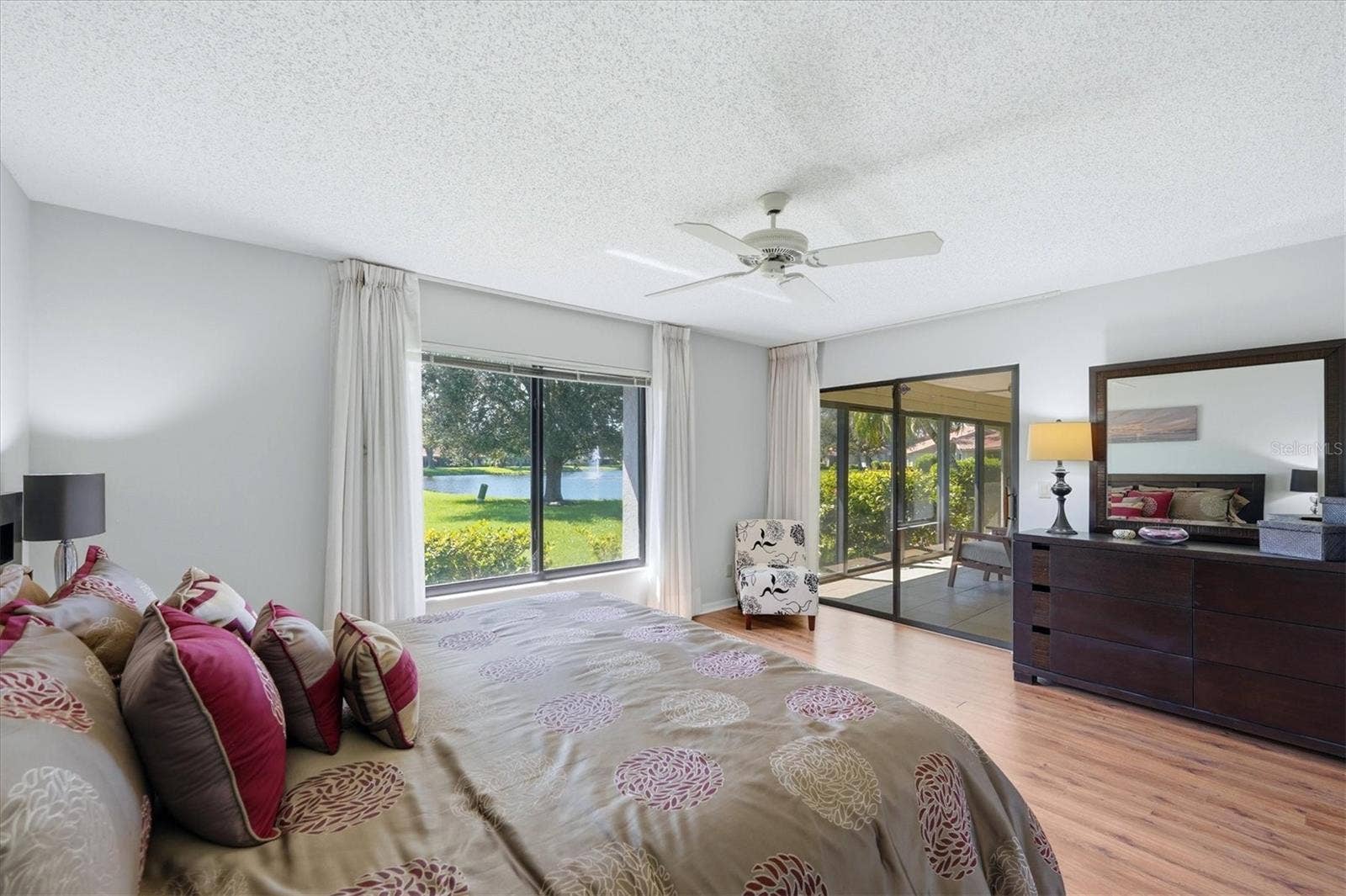 3981 WILSHIRE CIRCLE E, #195, Sarasota, FL 34238 3981 WILSHIRE CIRCLE E, #195, Sarasota, FL 34238