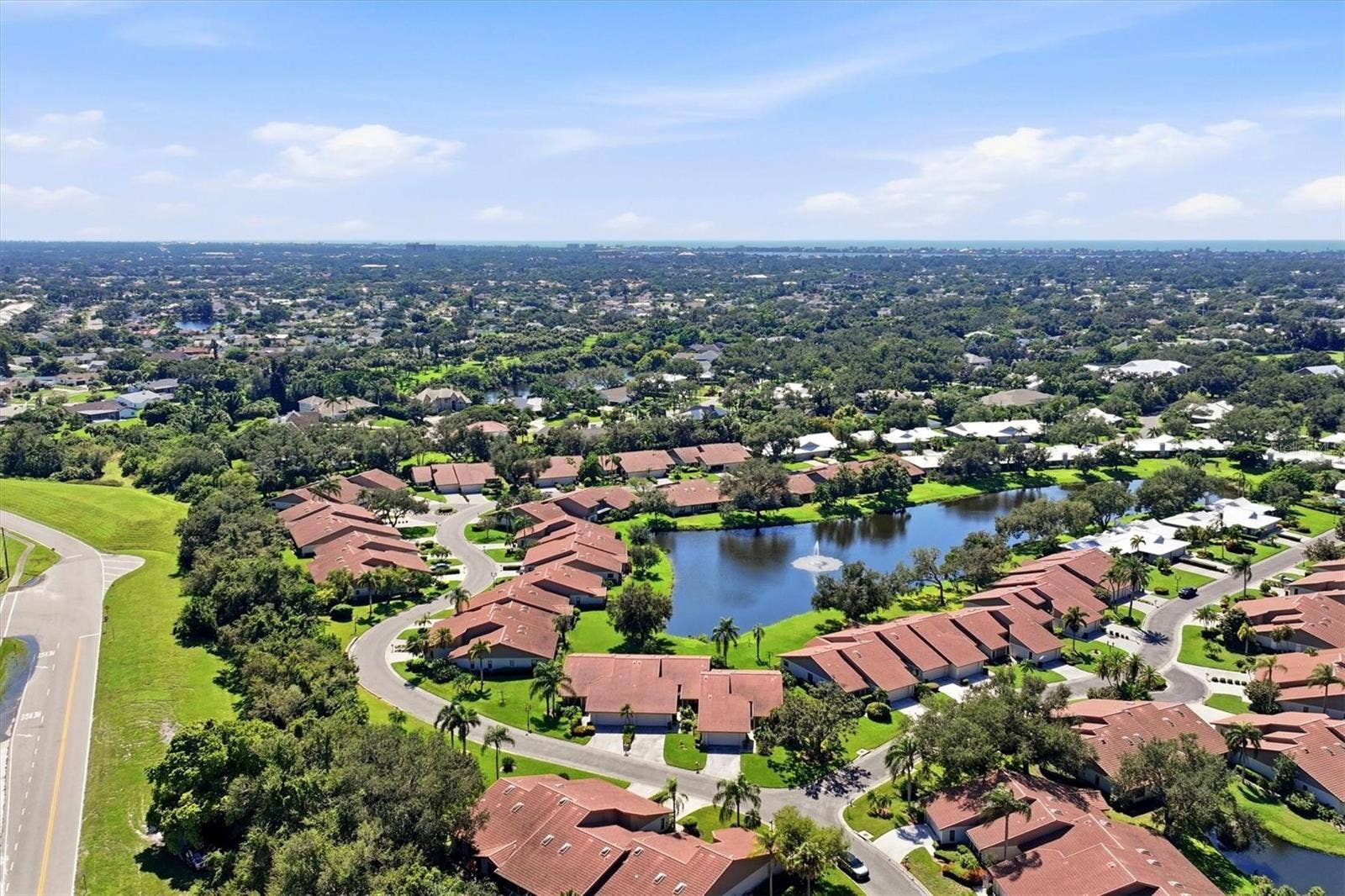 3981 WILSHIRE CIRCLE E, #195, Sarasota, FL 34238 3981 WILSHIRE CIRCLE E, #195, Sarasota, FL 34238