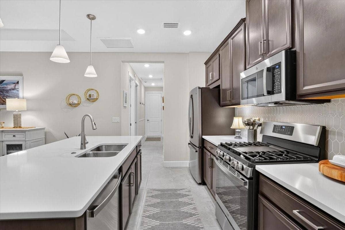 4725 CRESTPOINT WAY, Palmetto, FL 34221 4725 CRESTPOINT WAY, Palmetto, FL 34221