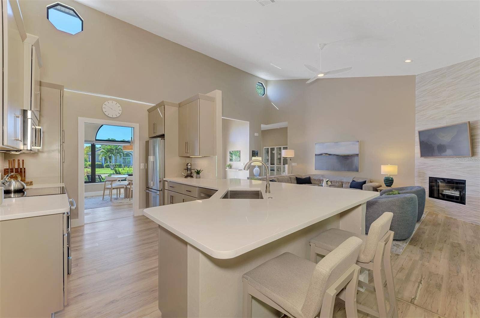 4735 WHITE TAIL LANE, Sarasota, FL 34238 4735 WHITE TAIL LANE, Sarasota, FL 34238