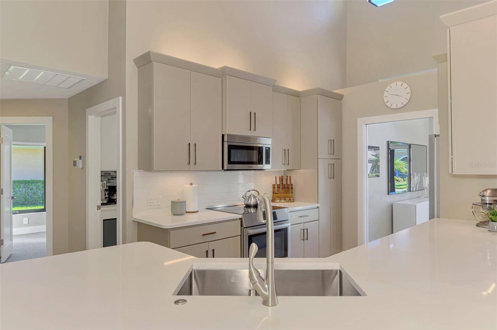 4735 WHITE TAIL LANE, Sarasota, FL 34238 4735 WHITE TAIL LANE, Sarasota, FL 34238