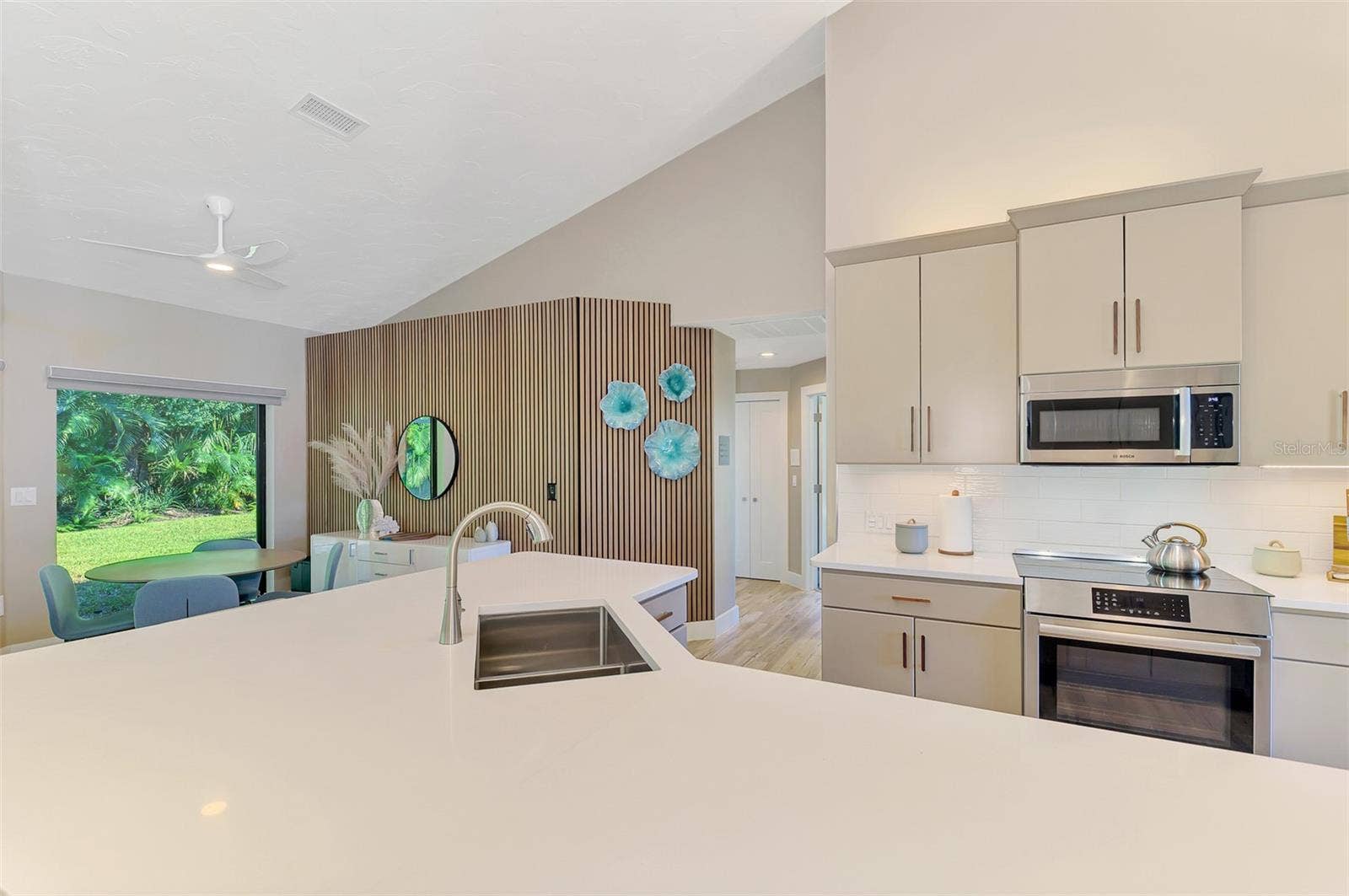 4735 WHITE TAIL LANE, Sarasota, FL 34238 4735 WHITE TAIL LANE, Sarasota, FL 34238
