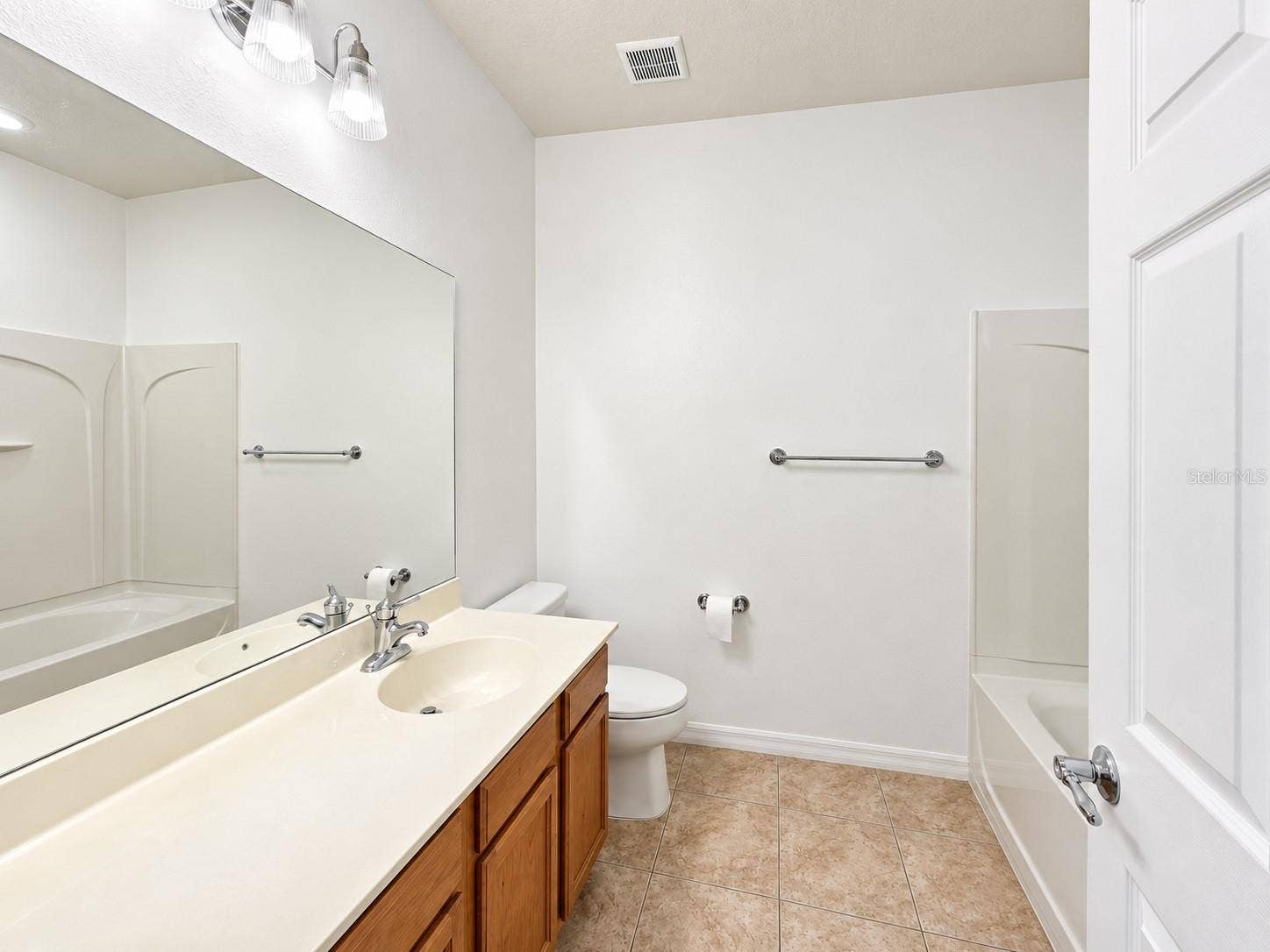 3880 82ND AVENUE CIRCLE E, #104, Sarasota, FL 34243
