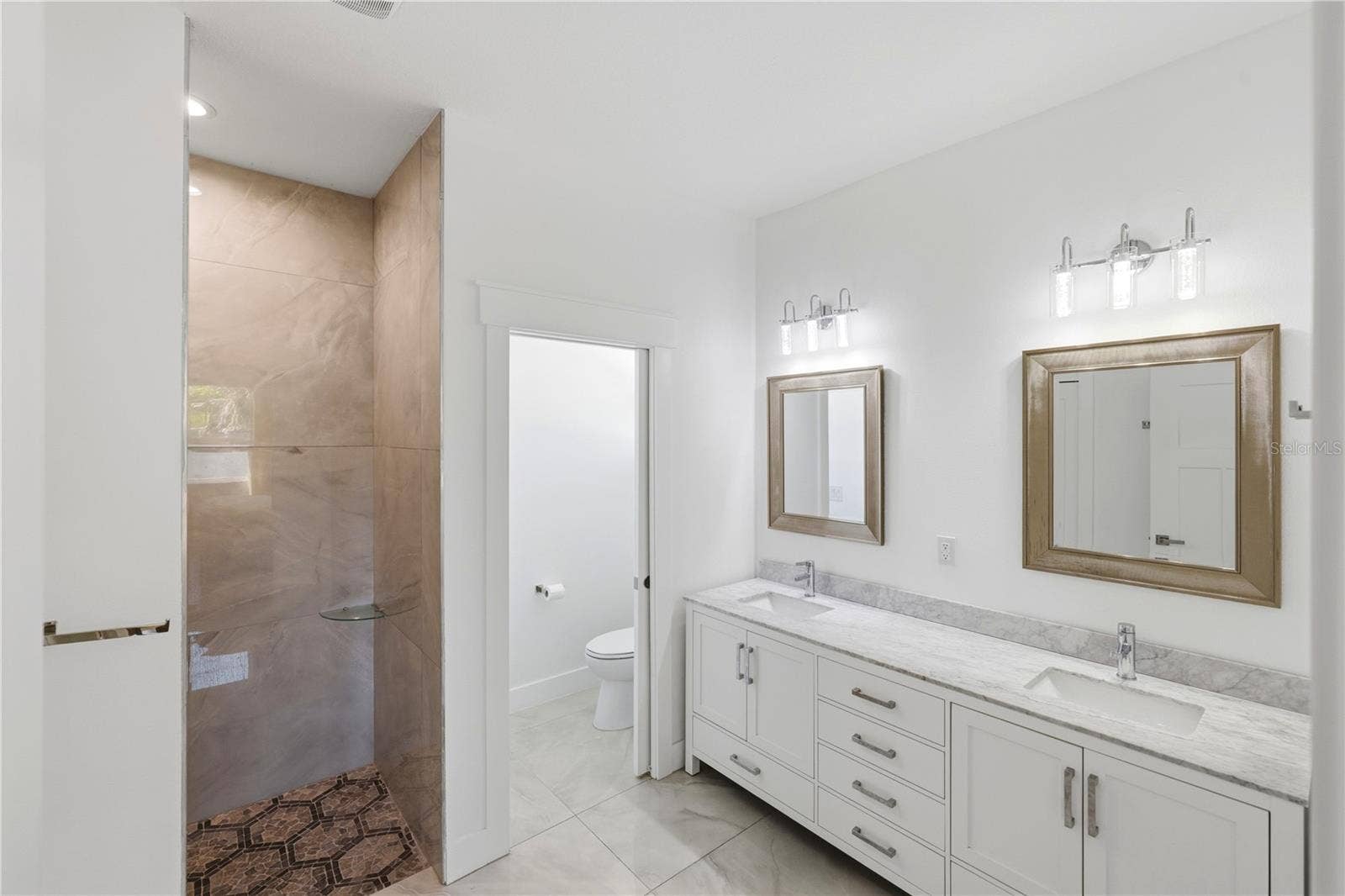 387 VENETIA AVENUE, North Port, FL 34287 387 VENETIA AVENUE, North Port, FL 34287