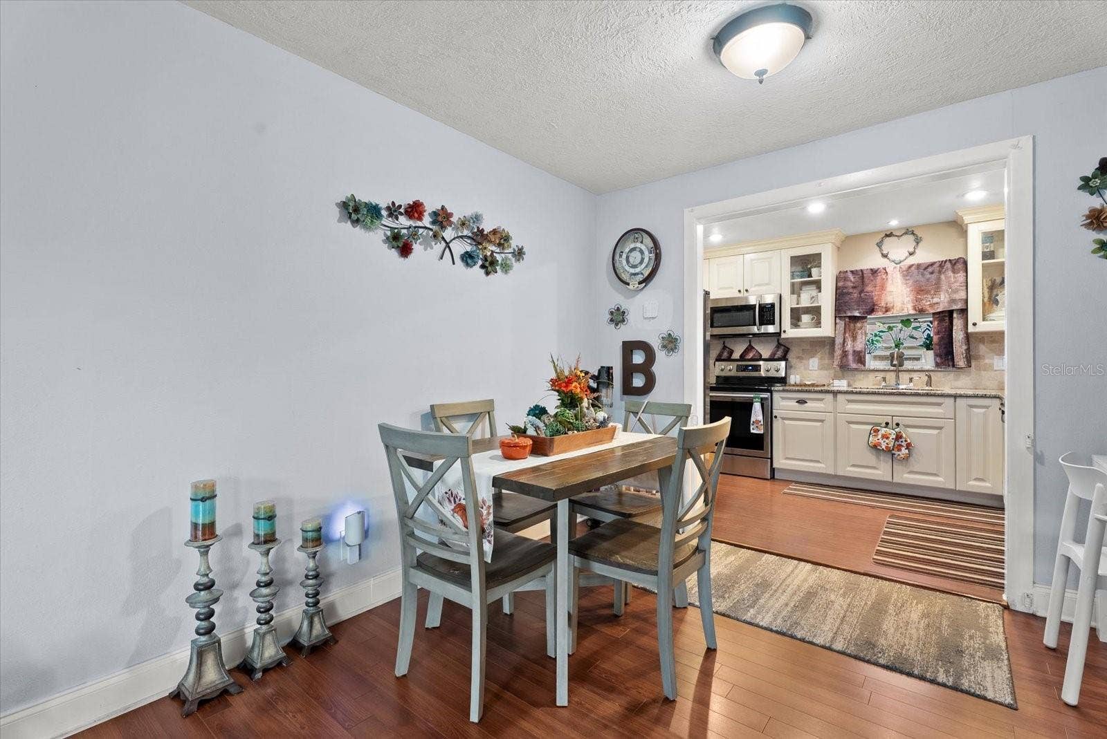 2212 CLARK AVENUE, Bradenton, FL 34207 2212 CLARK AVENUE, Bradenton, FL 34207