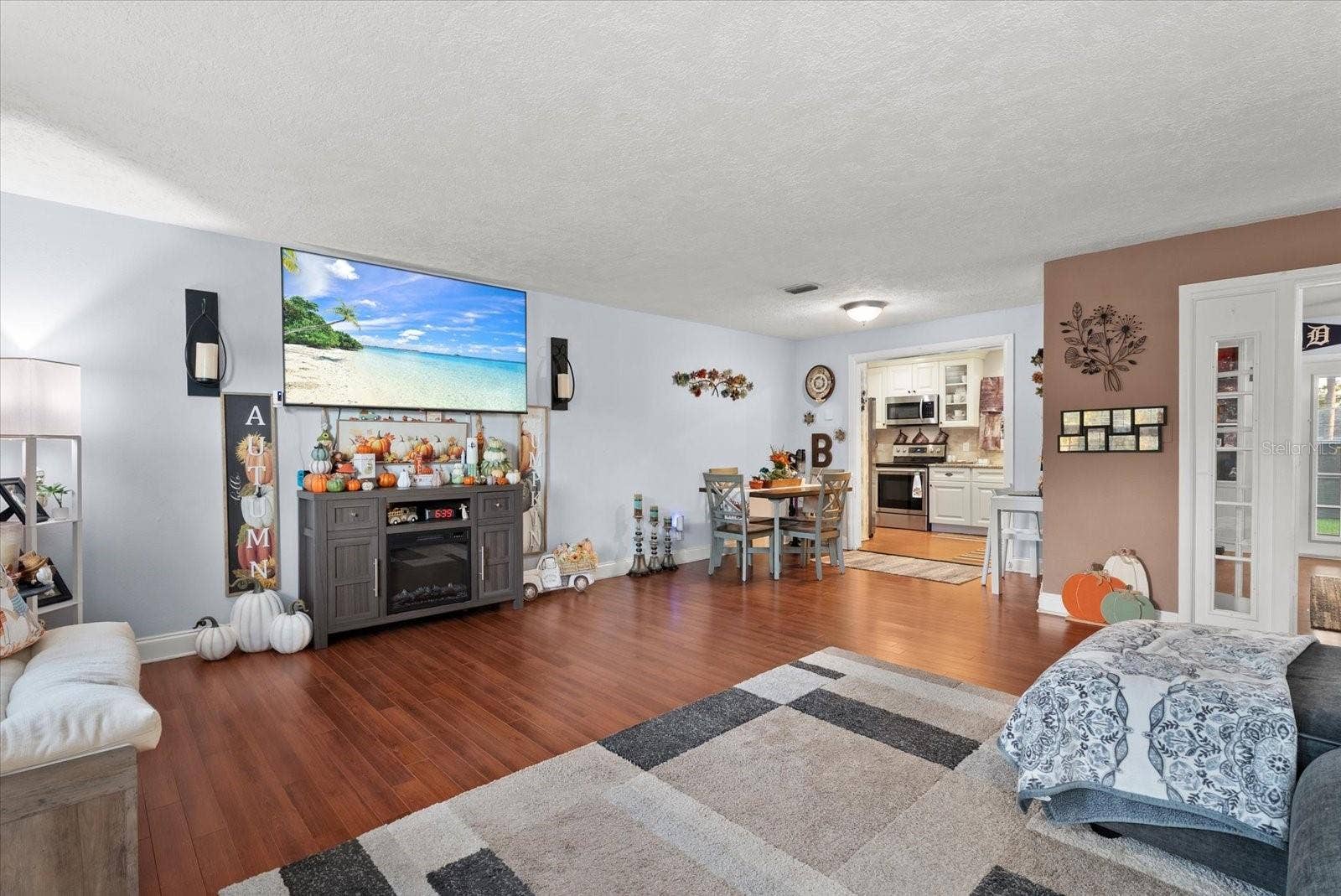 2212 CLARK AVENUE, Bradenton, FL 34207 2212 CLARK AVENUE, Bradenton, FL 34207