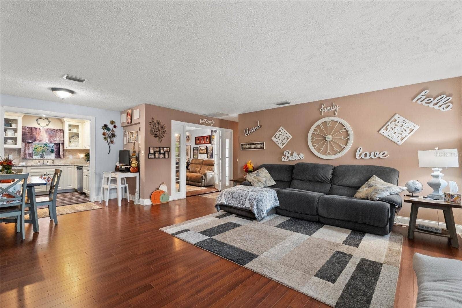 2212 CLARK AVENUE, Bradenton, FL 34207 2212 CLARK AVENUE, Bradenton, FL 34207