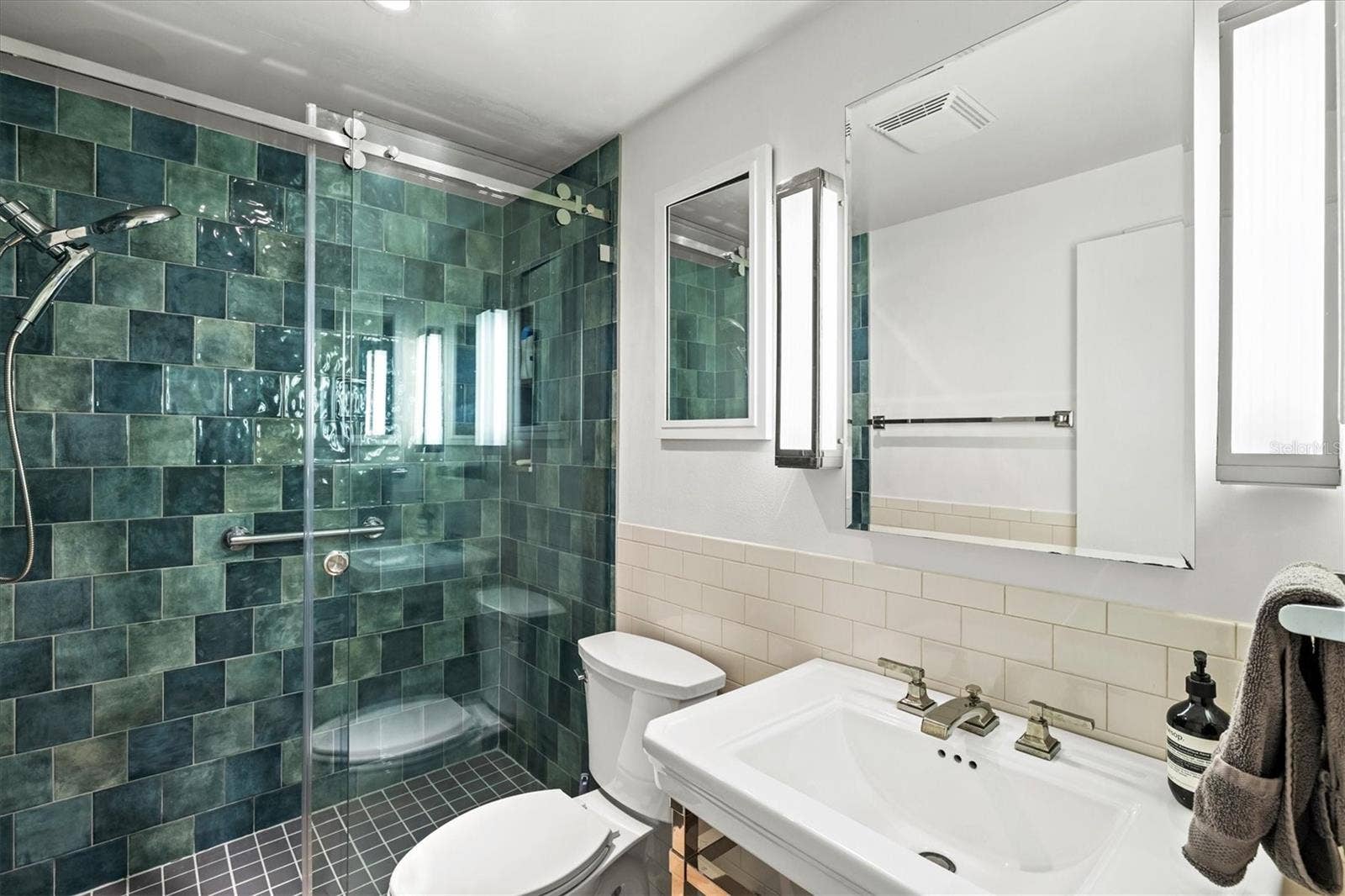 1518 PELICAN POINT DRIVE, #257, Sarasota, FL 34231 1518 PELICAN POINT DRIVE, #257, Sarasota, FL 34231
