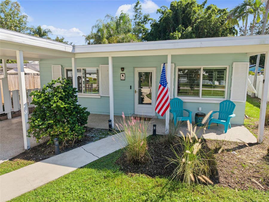 Property photo for 210 BRIGGS COURT, Sarasota, FL
