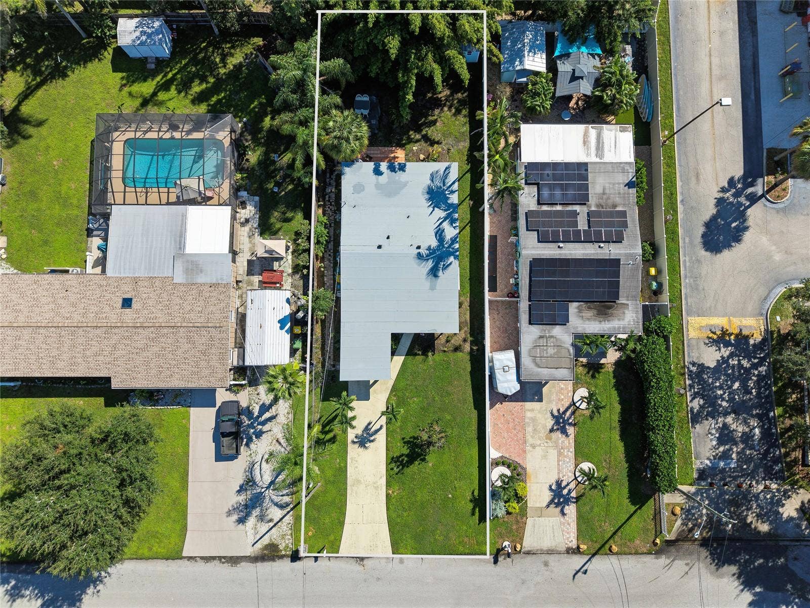 210 BRIGGS COURT, Sarasota, FL 34237 Lot Lines
