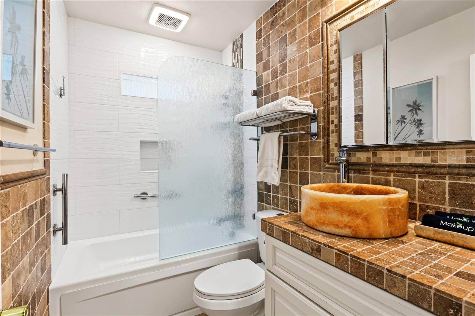 210 BRIGGS COURT, Sarasota, FL 34237 Bathroom
