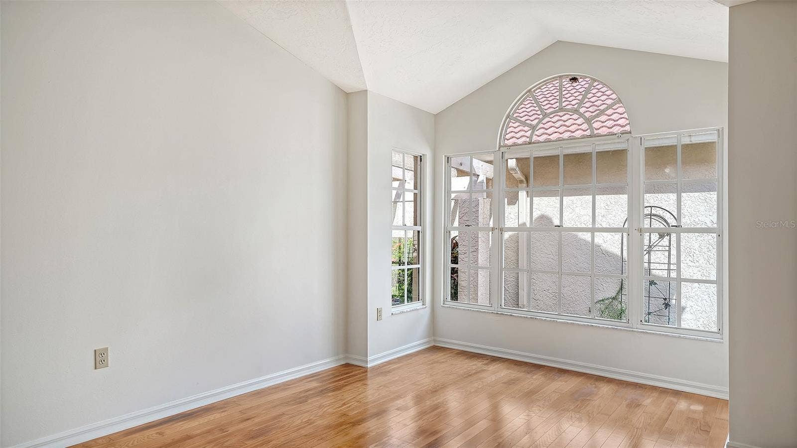 3944 LYNDHURST COURT, Sarasota, FL 34235