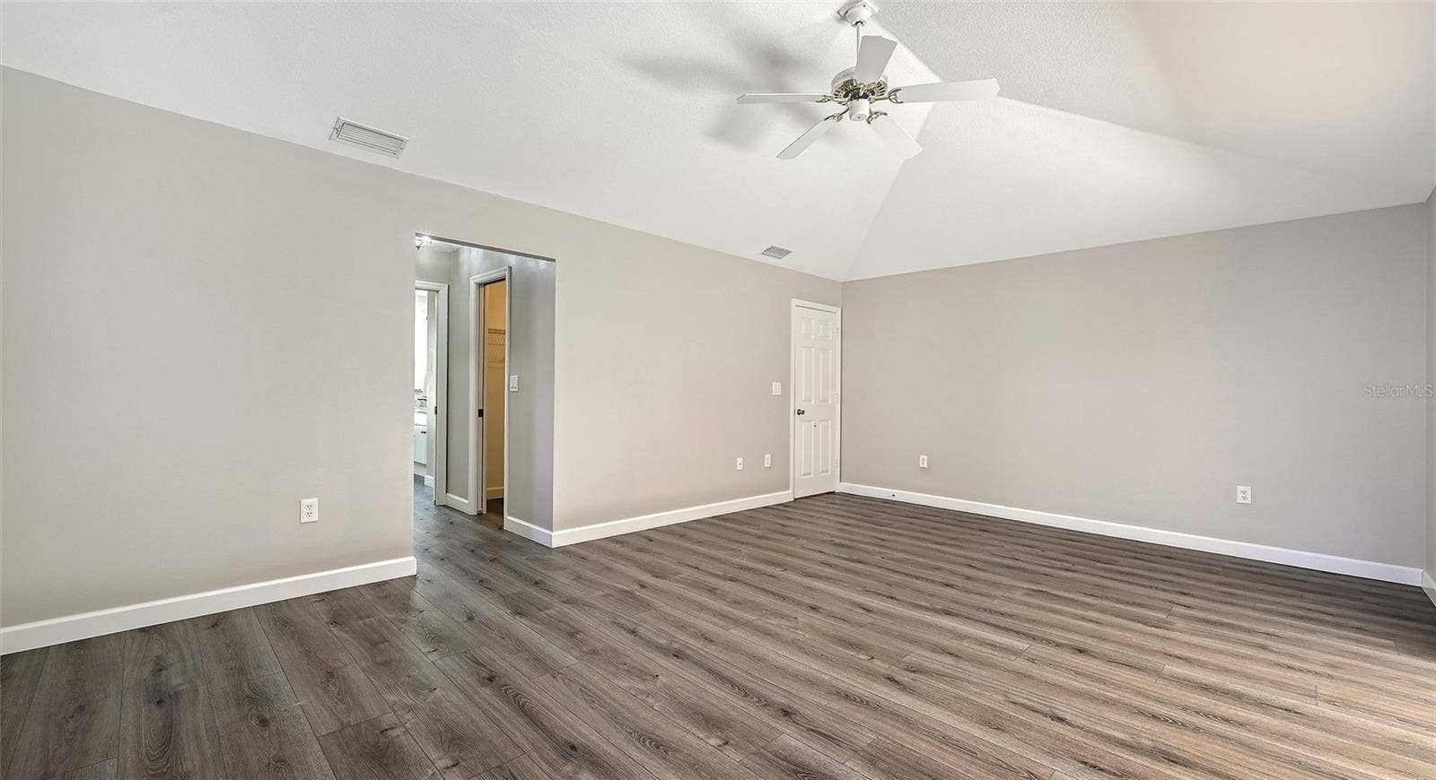 4409 OAK VIEW DRIVE, Sarasota, FL 34232 4409 OAK VIEW DRIVE, Sarasota, FL 34232