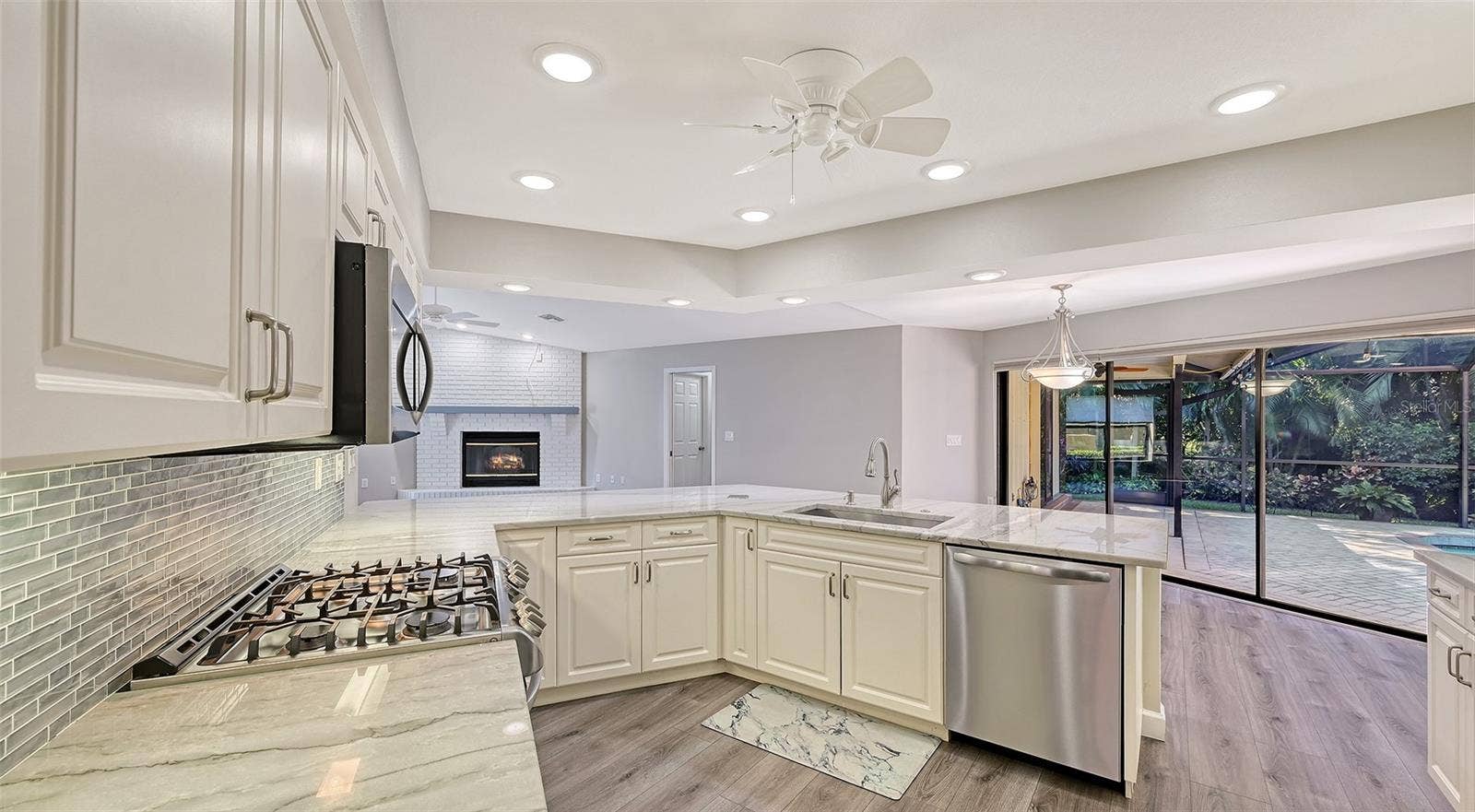 4409 OAK VIEW DRIVE, Sarasota, FL 34232 4409 OAK VIEW DRIVE, Sarasota, FL 34232