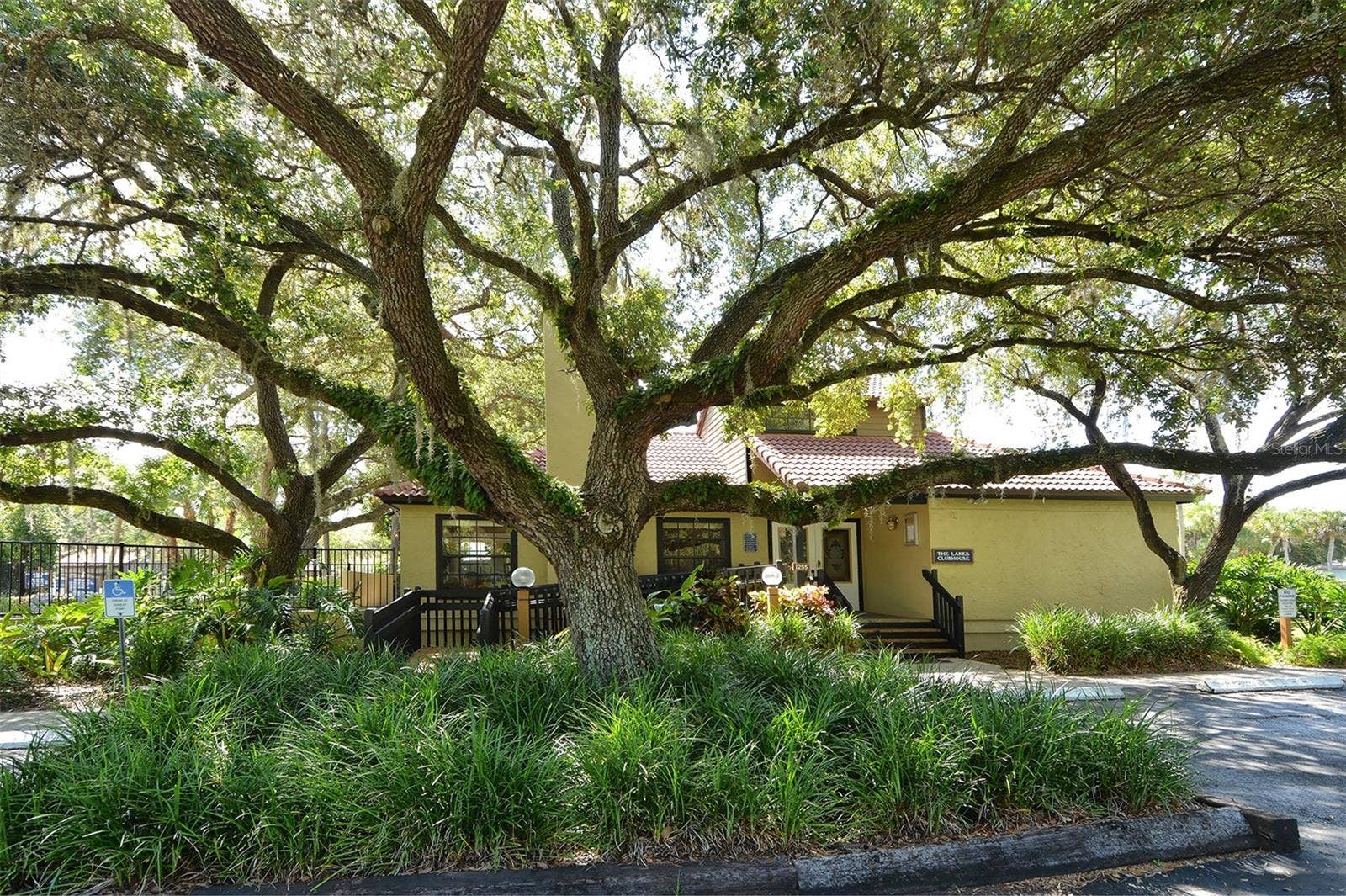 4409 OAK VIEW DRIVE, Sarasota, FL 34232 4409 OAK VIEW DRIVE, Sarasota, FL 34232