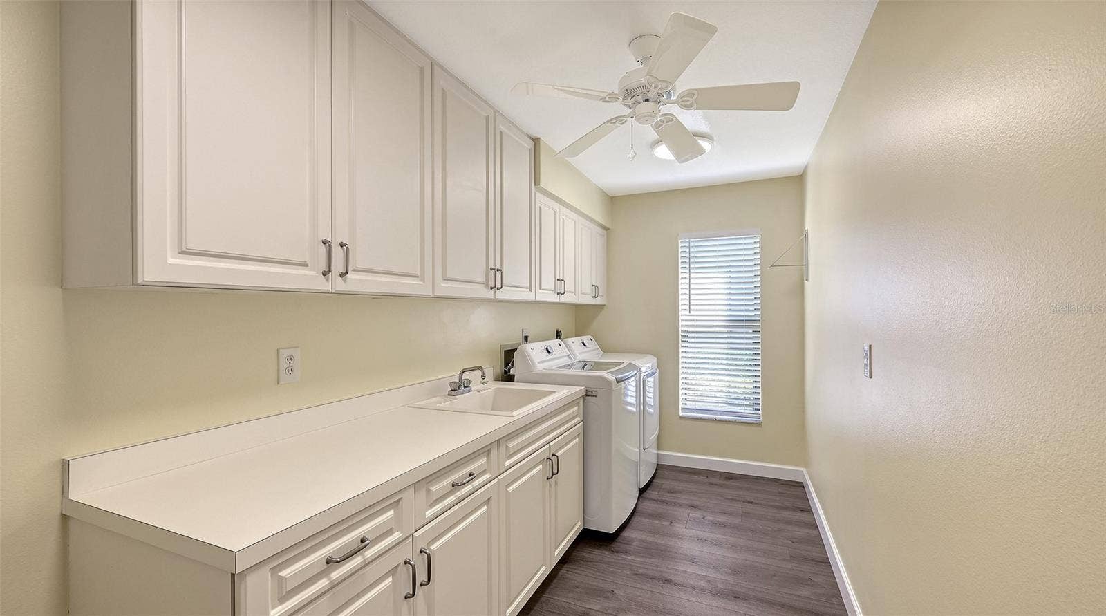 4409 OAK VIEW DRIVE, Sarasota, FL 34232 4409 OAK VIEW DRIVE, Sarasota, FL 34232