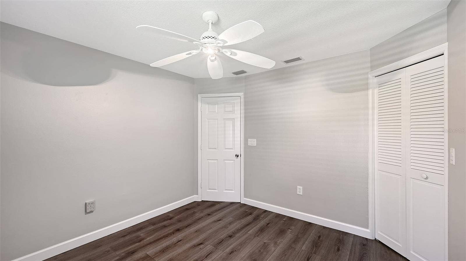 4409 OAK VIEW DRIVE, Sarasota, FL 34232 4409 OAK VIEW DRIVE, Sarasota, FL 34232