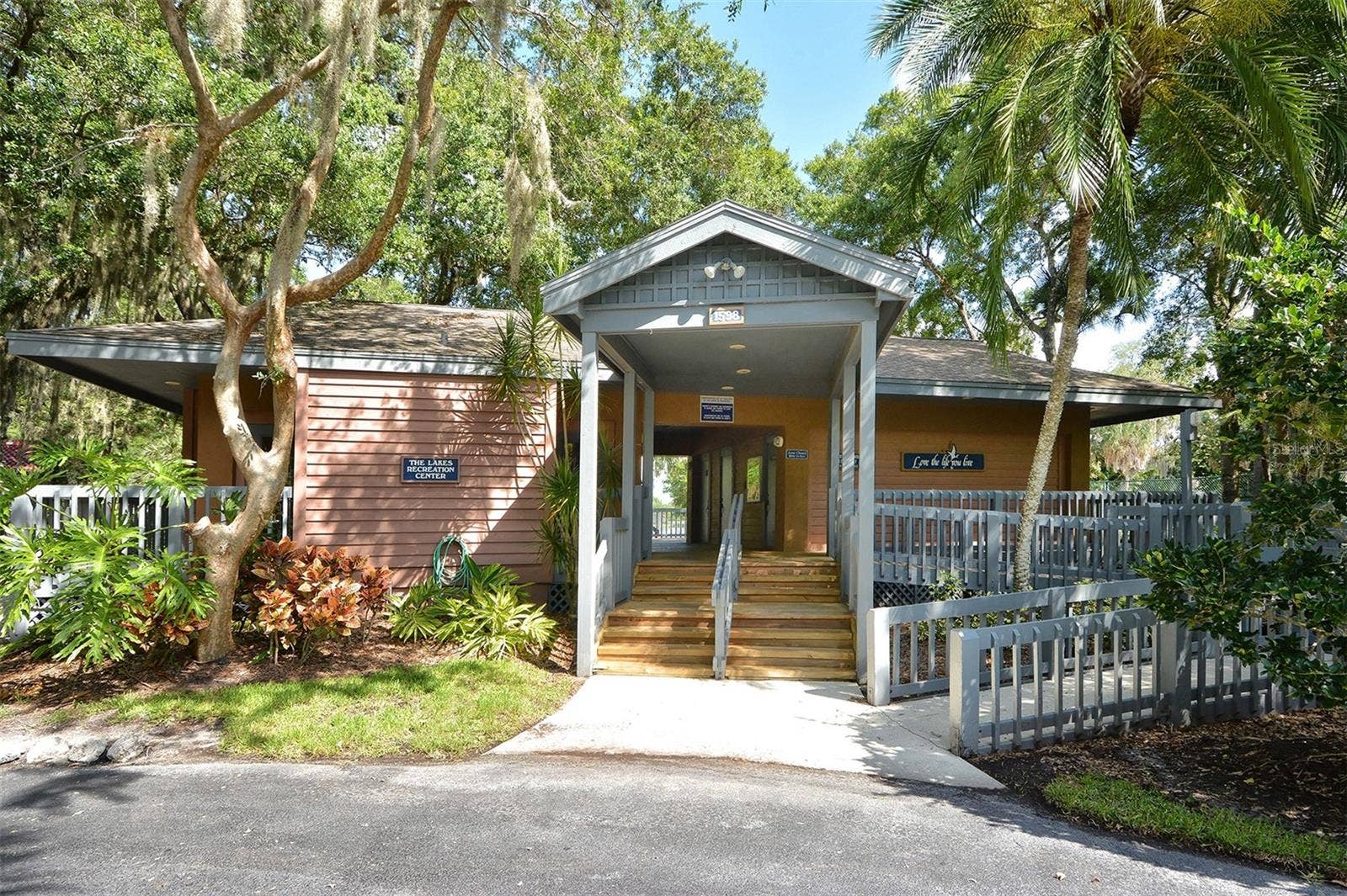 4409 OAK VIEW DRIVE, Sarasota, FL 34232 4409 OAK VIEW DRIVE, Sarasota, FL 34232