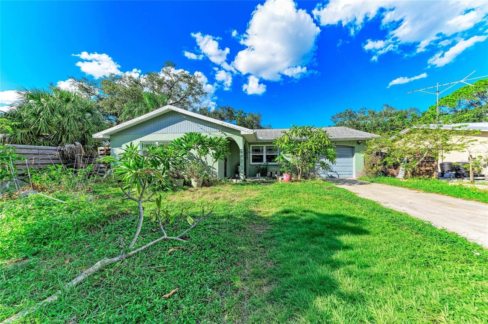 2821 YORKTOWN STREET, Sarasota, FL 34231 2821 YORKTOWN STREET, Sarasota, FL 34231