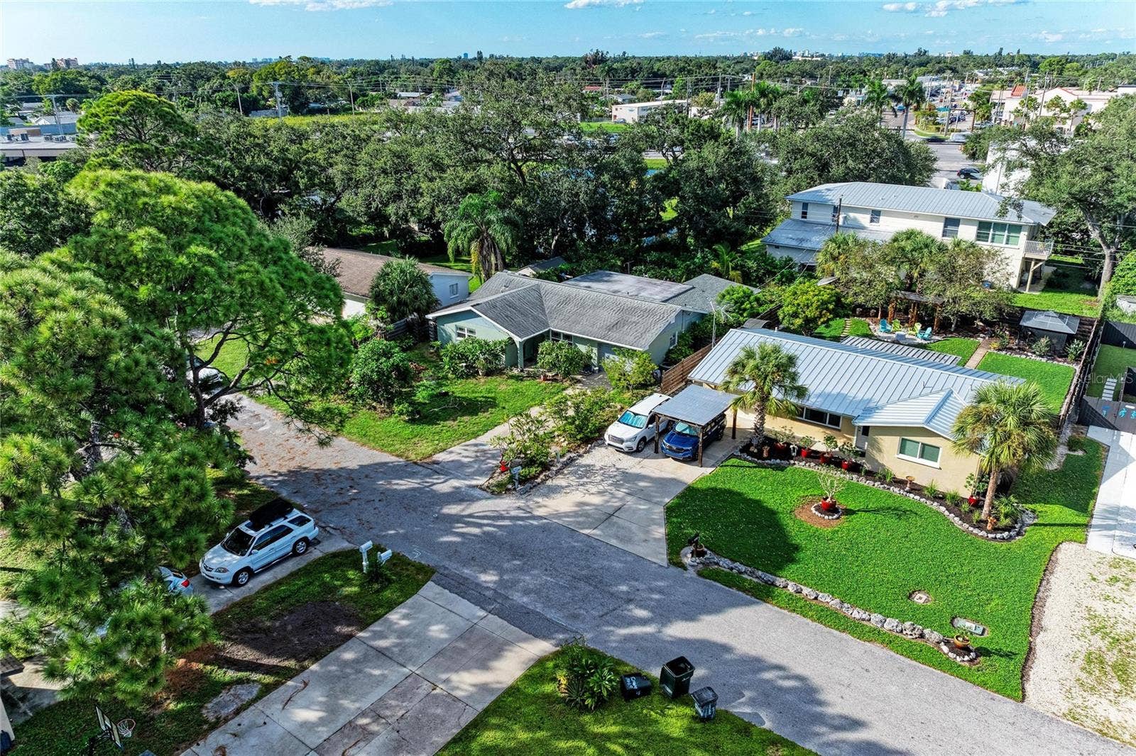2821 YORKTOWN STREET, Sarasota, FL 34231 2821 YORKTOWN STREET, Sarasota, FL 34231