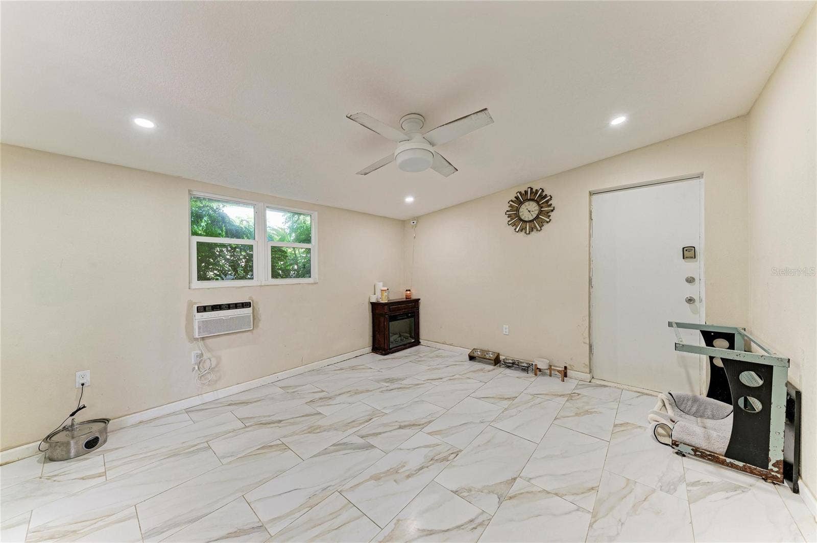 2821 YORKTOWN STREET, Sarasota, FL 34231 2821 YORKTOWN STREET, Sarasota, FL 34231