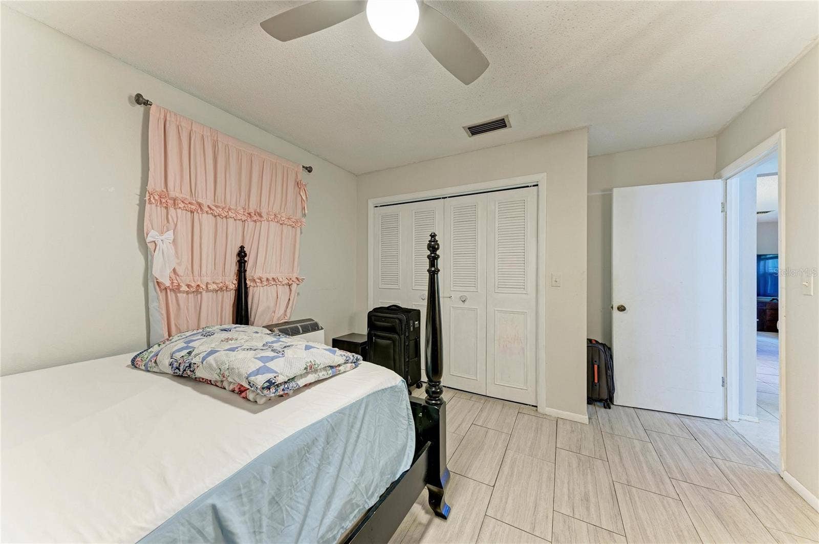2821 YORKTOWN STREET, Sarasota, FL 34231 2821 YORKTOWN STREET, Sarasota, FL 34231