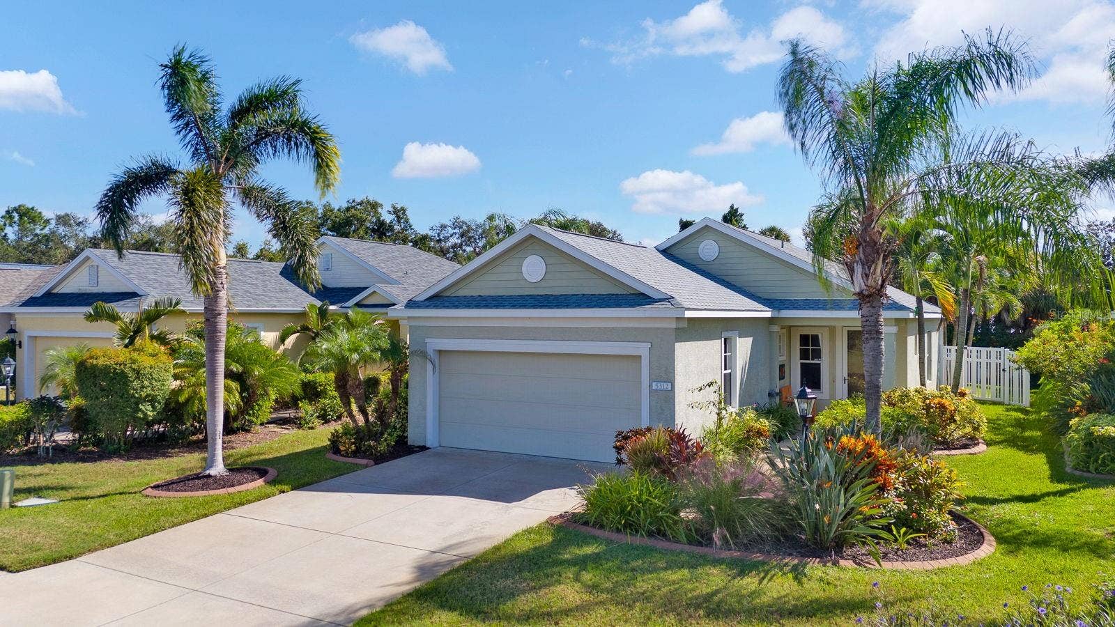 5312 AQUA BREEZE DRIVE, Bradenton, FL 34208 Beautiful Front view