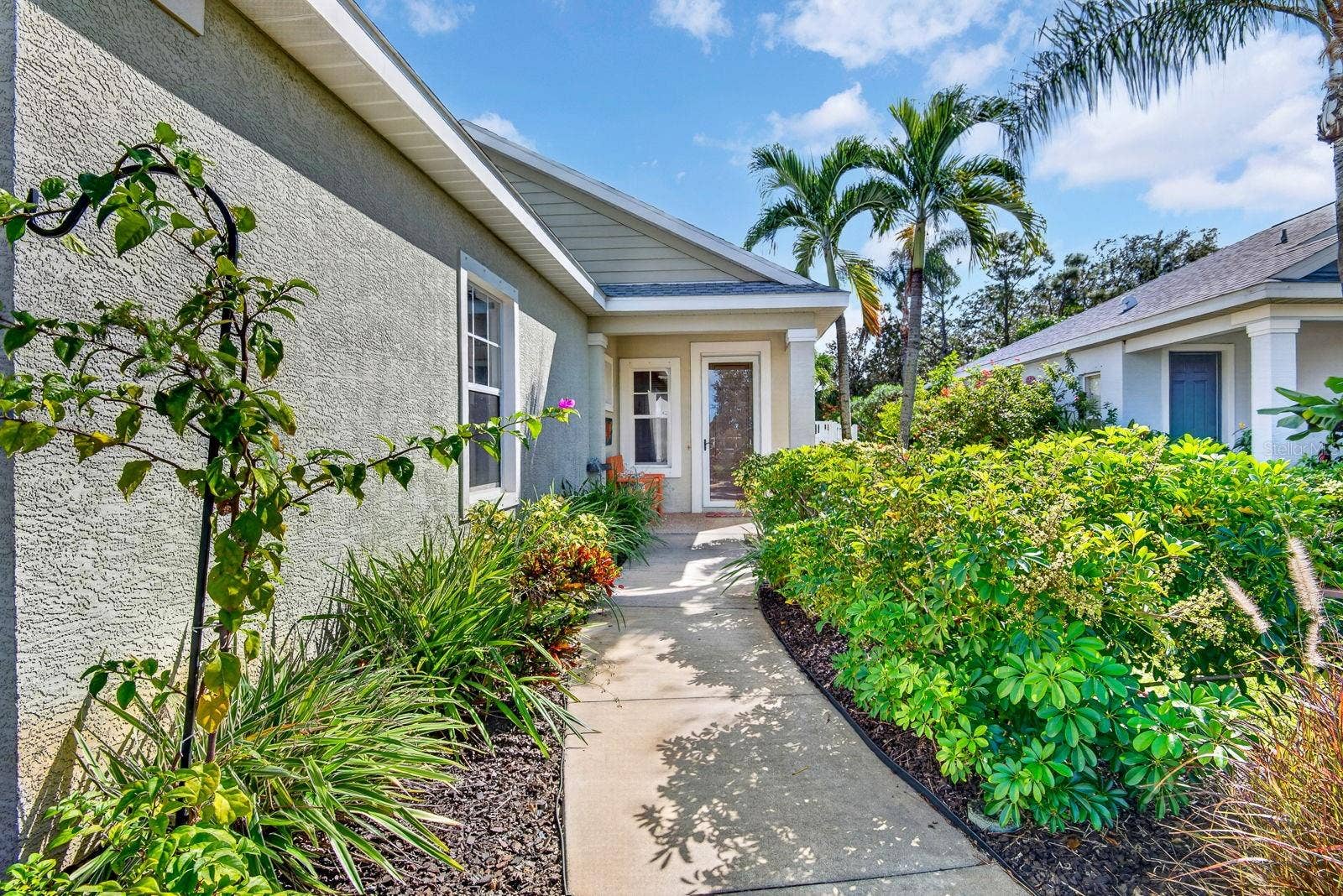 5312 AQUA BREEZE DRIVE, Bradenton, FL 34208 Entry way to Front Door