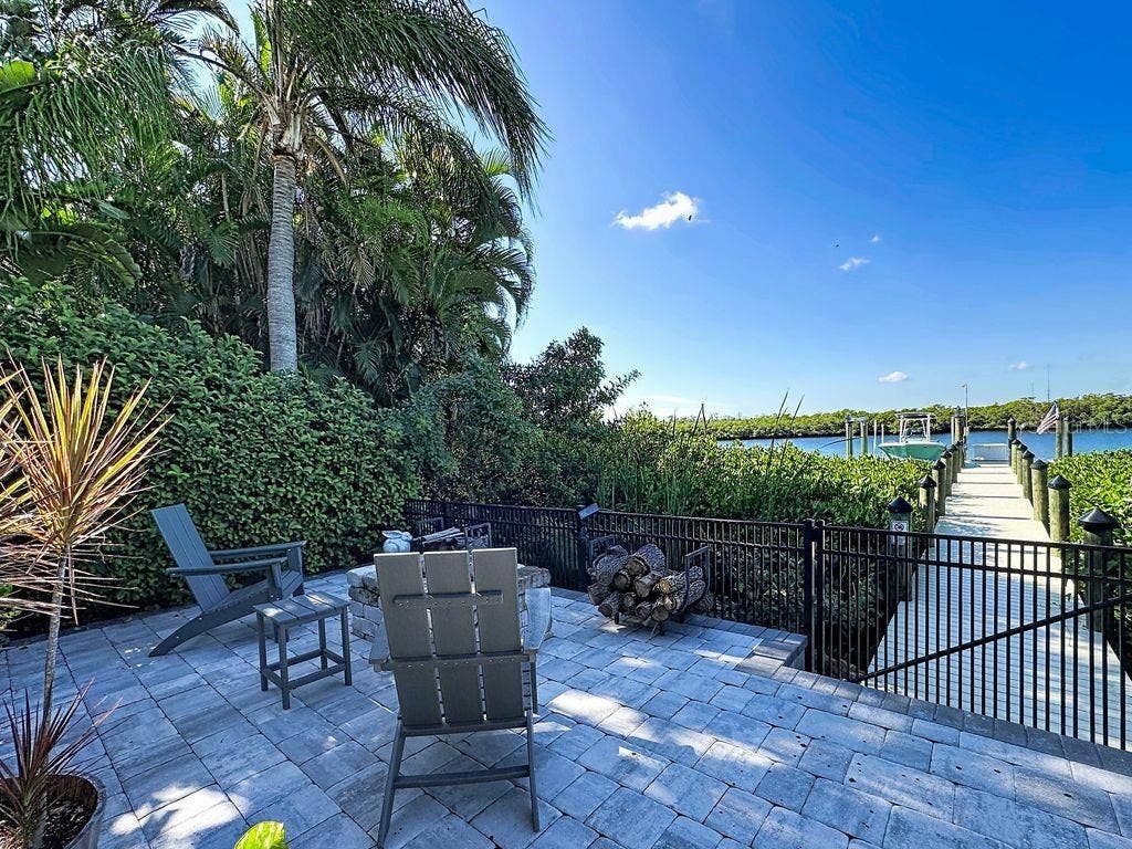 Bradenton, FL 34208 Pavers Patio Inside and Out