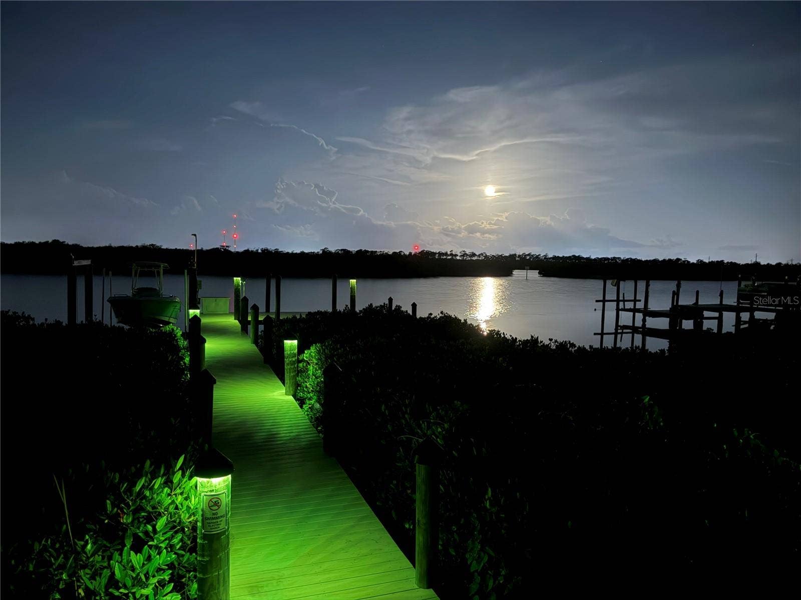 Bradenton, FL 34208 Multicolor Dock Lights