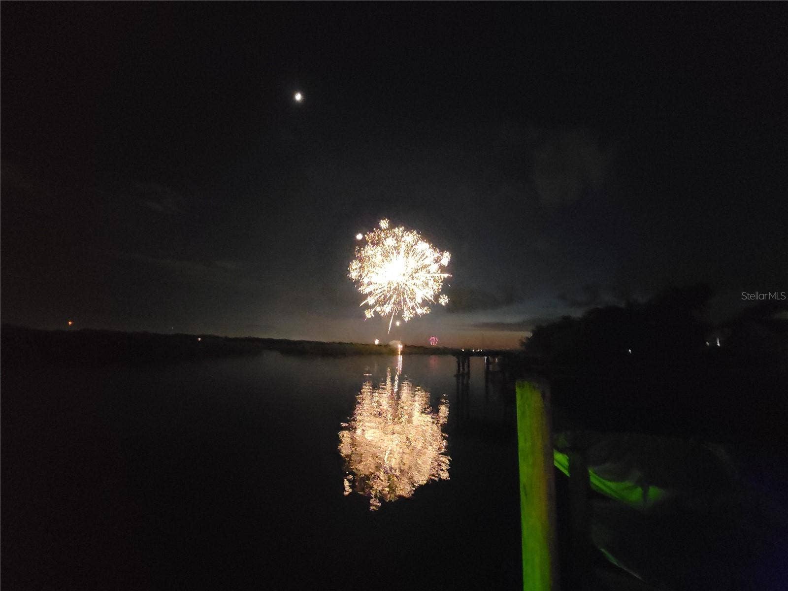 Bradenton, FL 34208 Watch New Years and 4th July Fireworks Off Dock