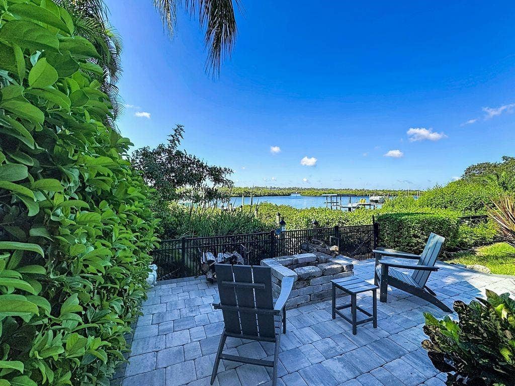 Bradenton, FL 34208 Private
