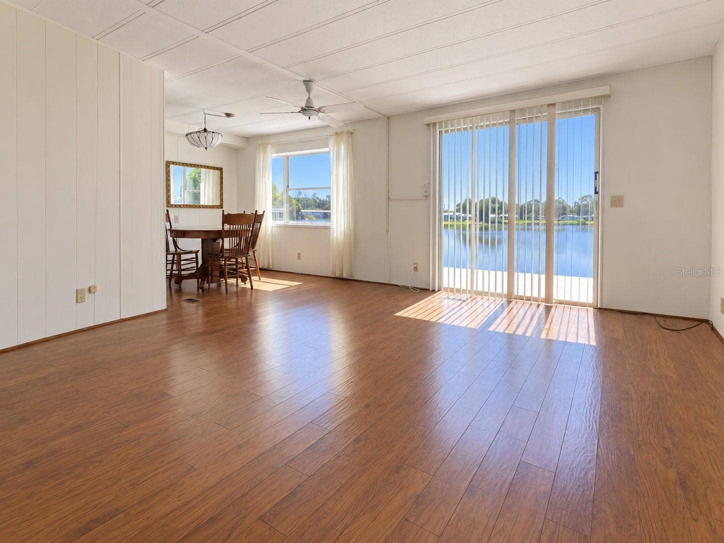 Living Room (as is)