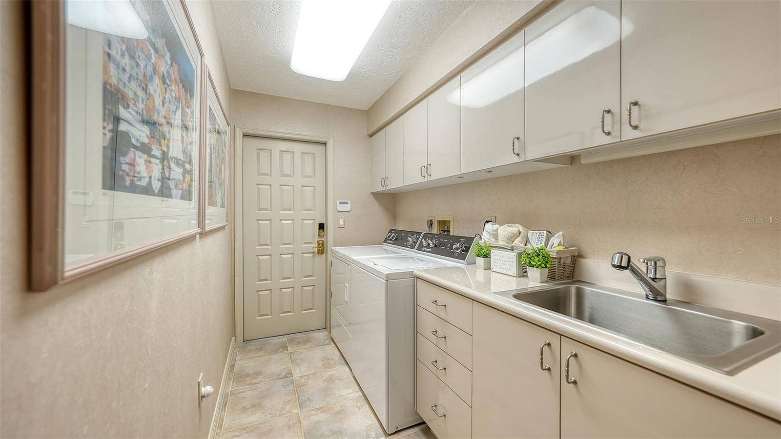 4543 LAS BRISAS LANE, Sarasota, FL 34238 4543 LAS BRISAS LANE, Sarasota, FL 34238