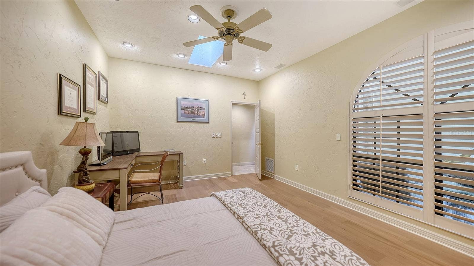 4543 LAS BRISAS LANE, Sarasota, FL 34238 4543 LAS BRISAS LANE, Sarasota, FL 34238
