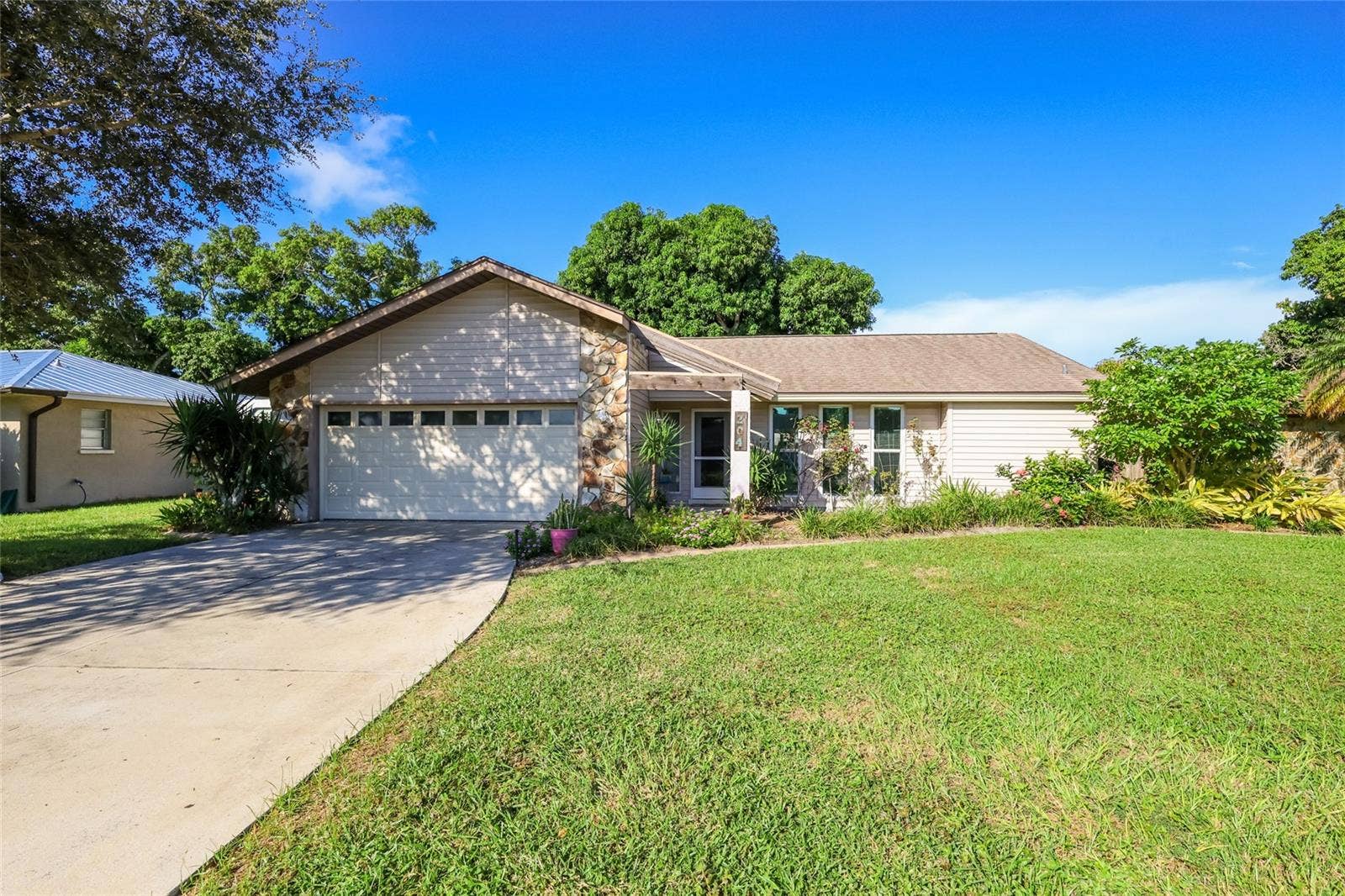 204 46TH STREET NW, Bradenton, FL 34209 Welcome to 204 46th St NW!