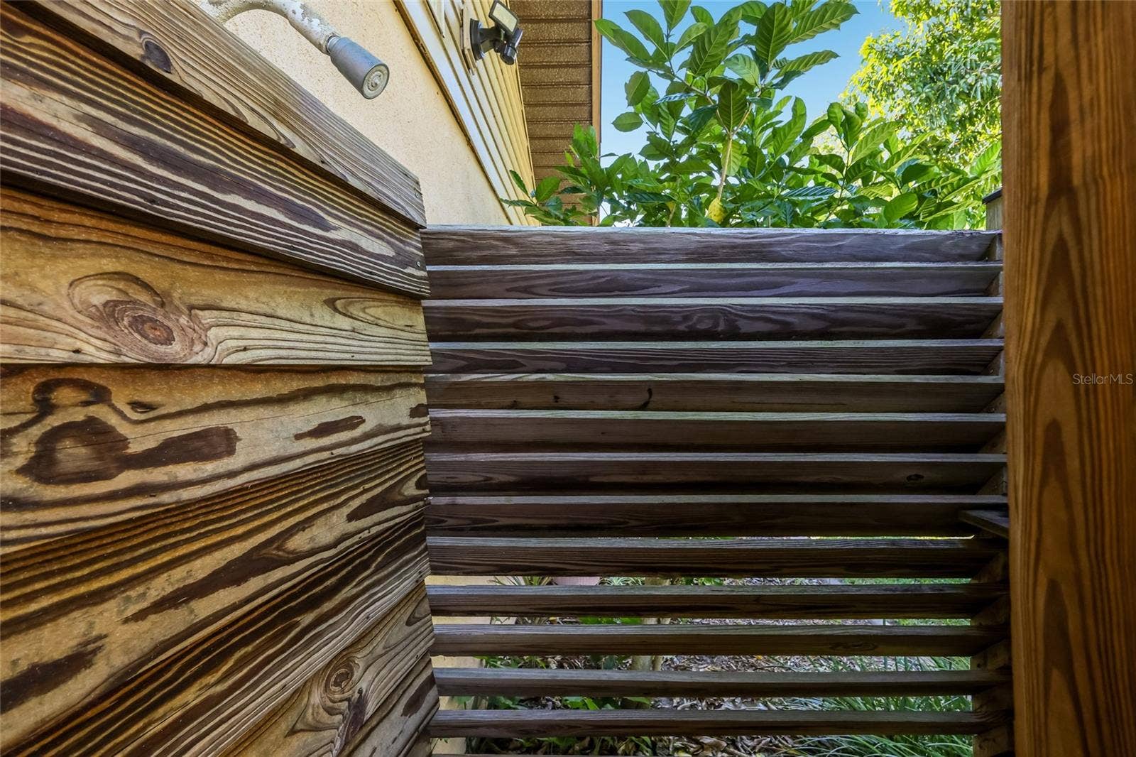 204 46TH STREET NW, Bradenton, FL 34209 Outdoor Shower