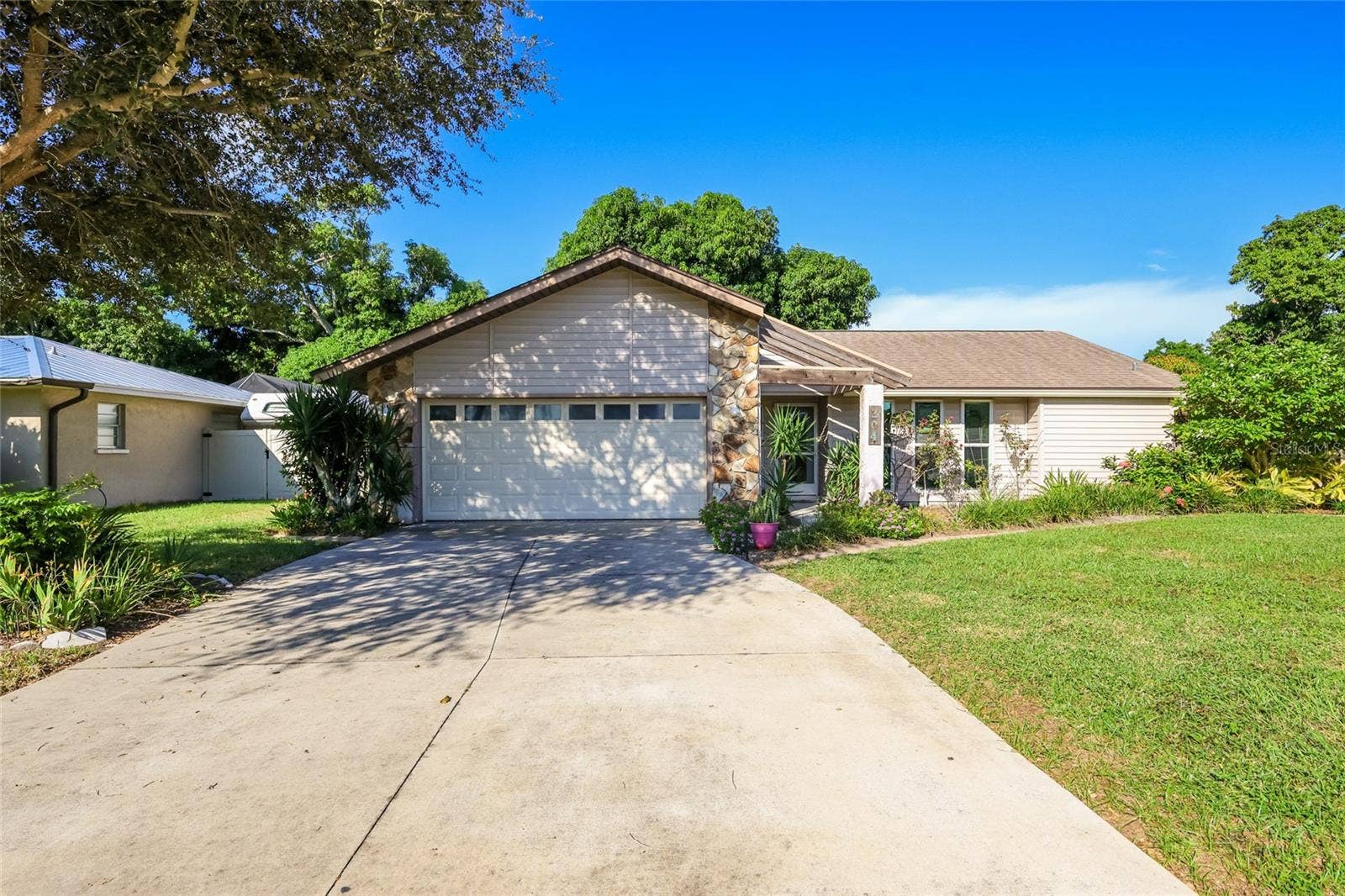 204 46TH STREET NW, Bradenton, FL 34209 2 car garage w/ impact door and plenty of parking