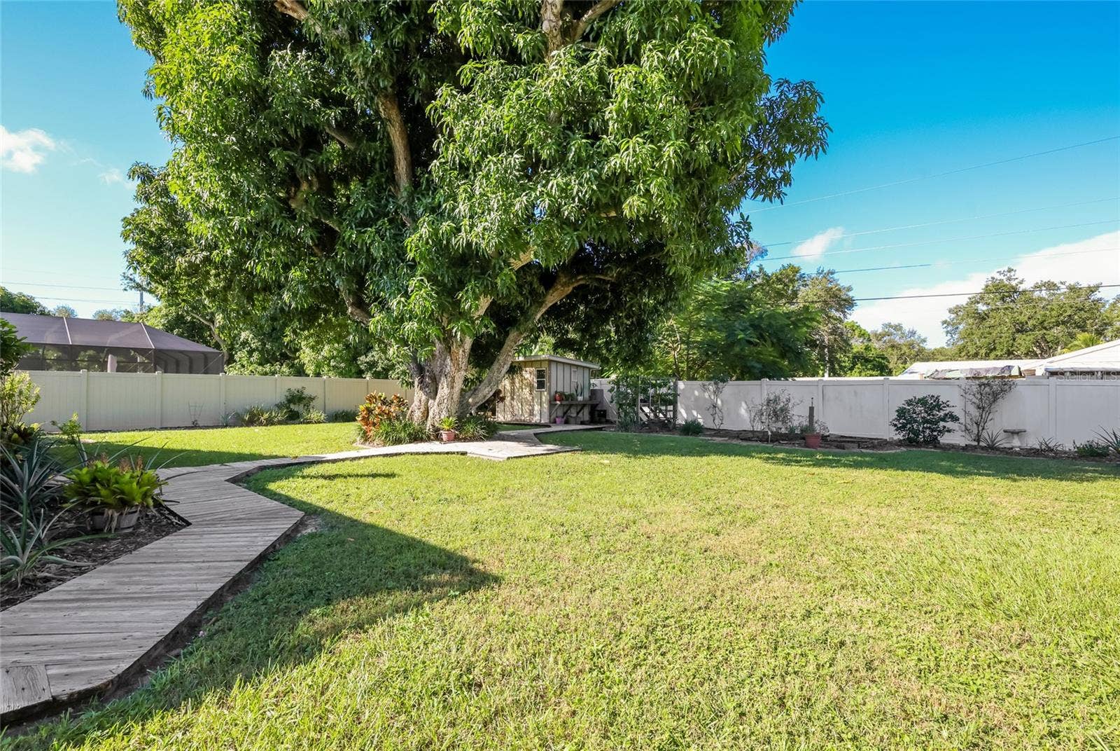 204 46TH STREET NW, Bradenton, FL 34209 Private backyard oasis