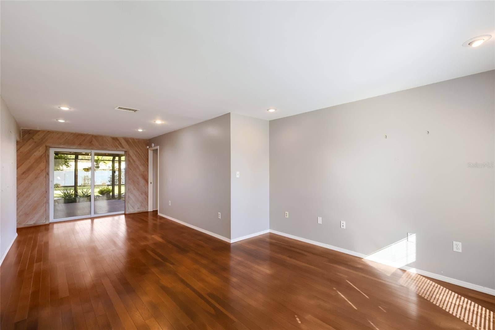 204 46TH STREET NW, Bradenton, FL 34209 Living room is open to the dining room