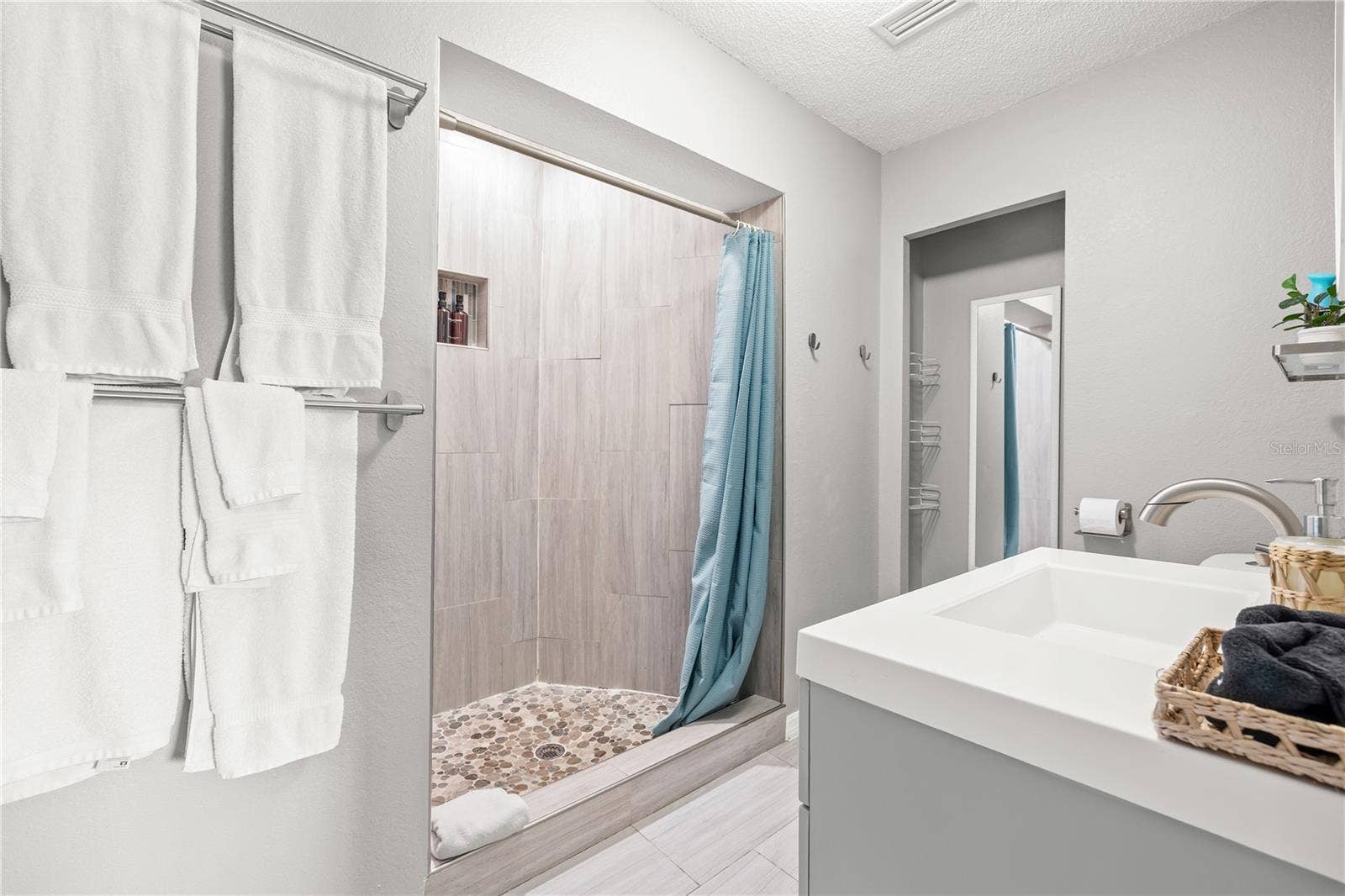 8085 24TH AVENUE N, St Petersburg, FL 33710