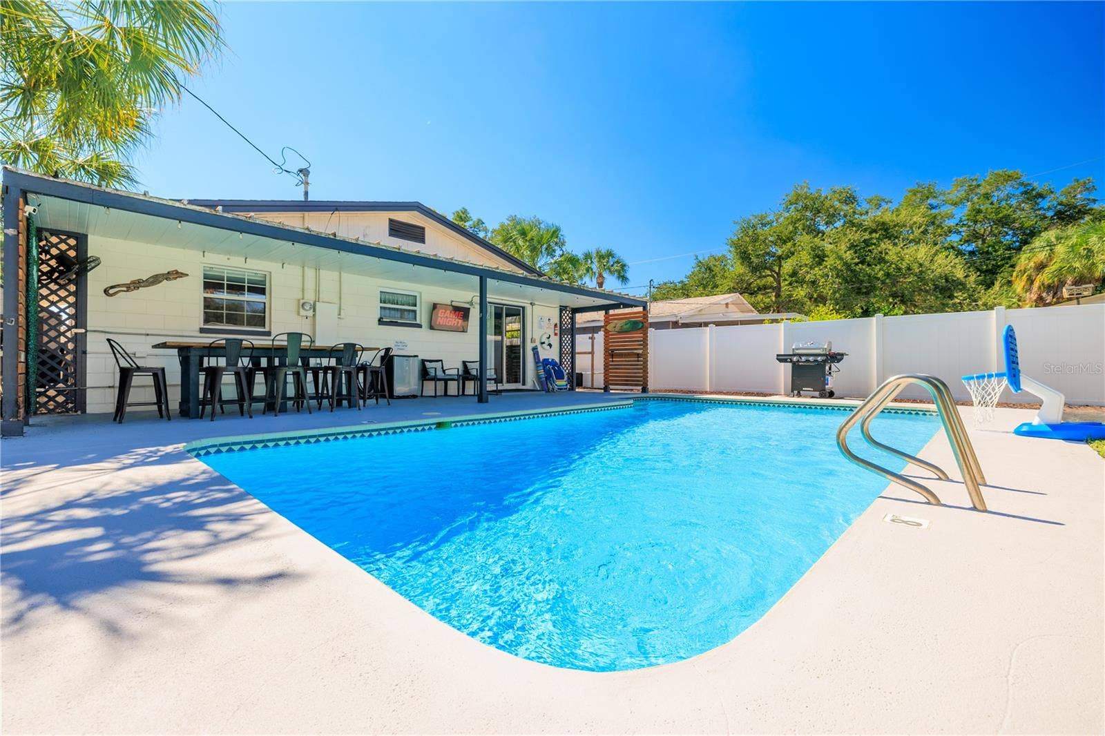 8085 24TH AVENUE N, St Petersburg, FL 33710