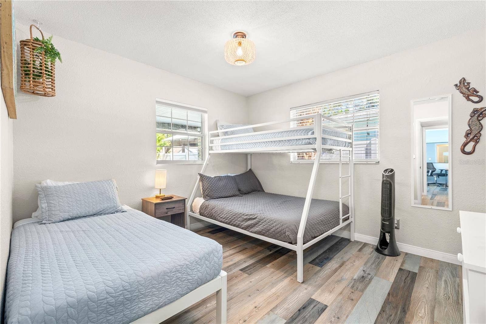 8085 24TH AVENUE N, St Petersburg, FL 33710